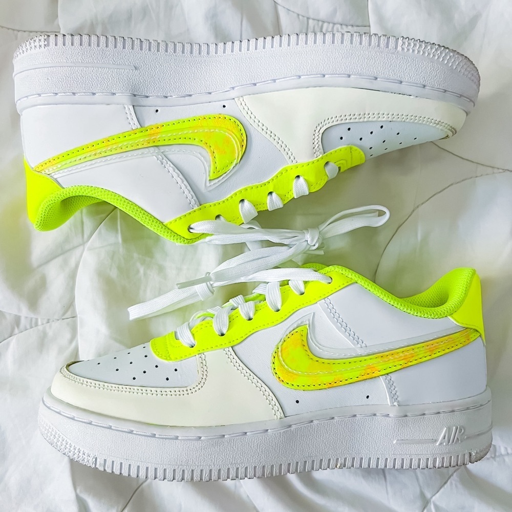 Nike Air Force 1 LV8, Size 4.5Y - Picture 6 of 10